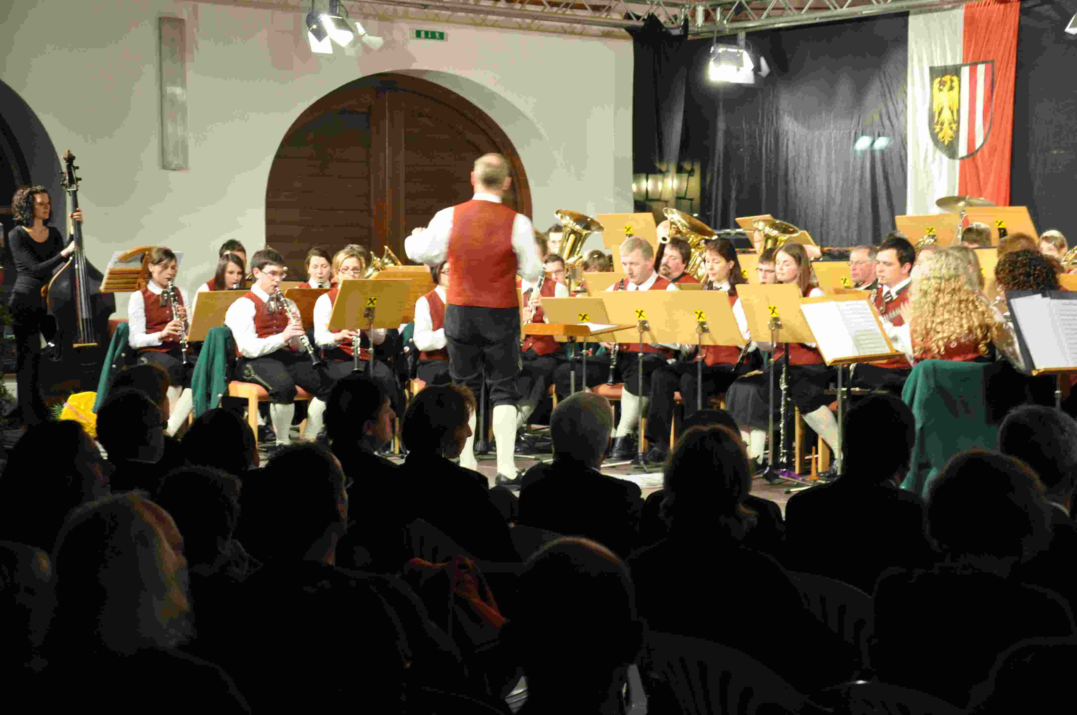 Ortsmusik Wimsbach 2010 mit Halle